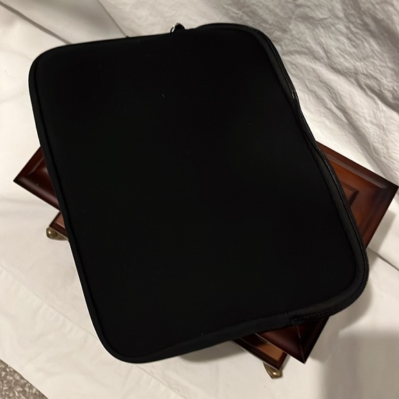 iPad Case - Picture 3 of 7